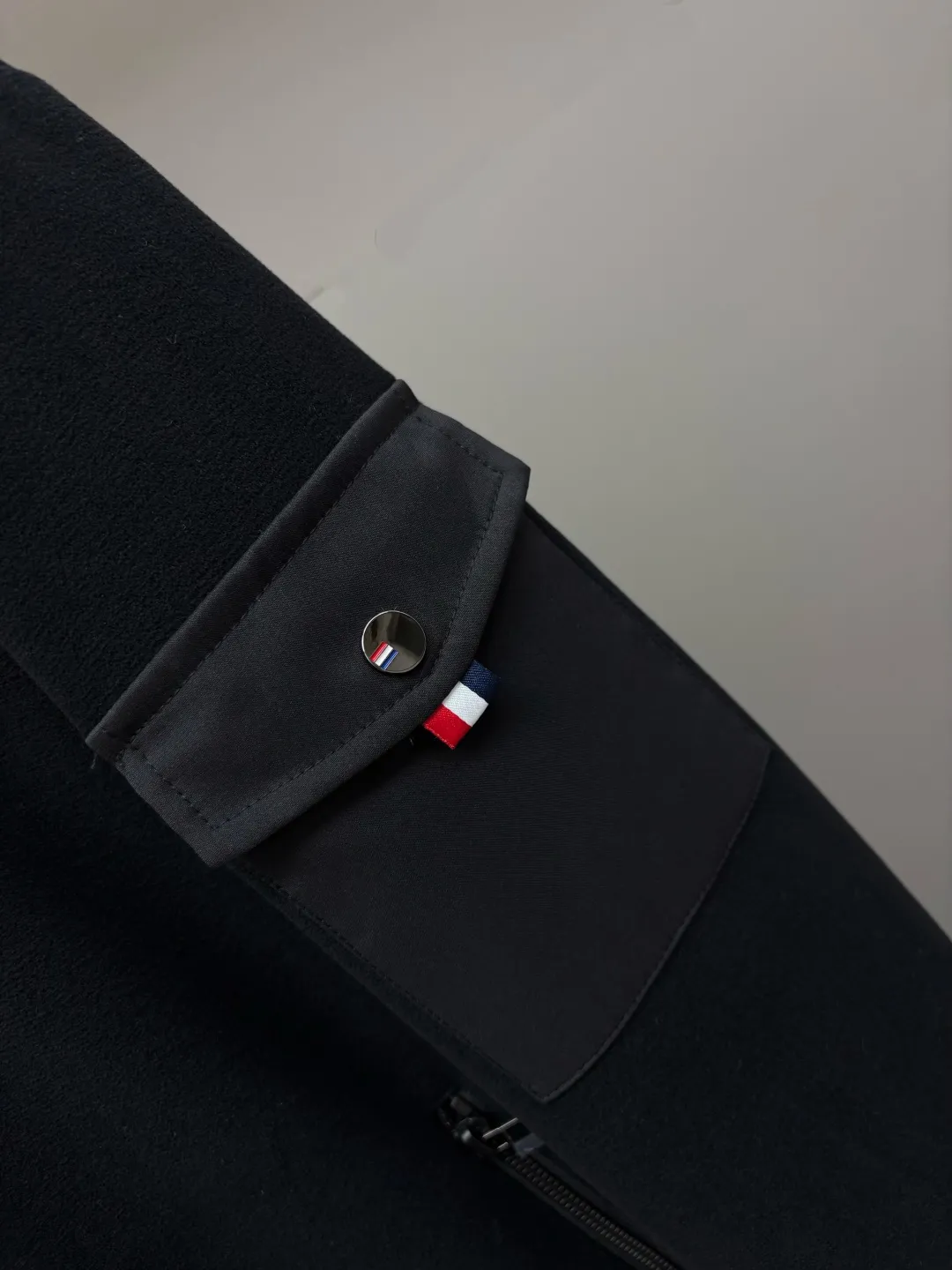 TB New Arrival ！！！ ， ！！New Arrival ，Classic 。 ， ， 90 ， ， 80% 。 ， ， ， 。 Sizes：M-XXXL ：Black Beige